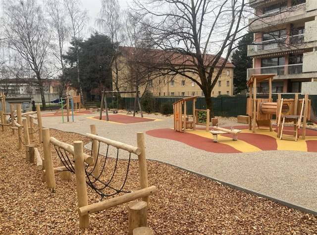 Structures & jeux — chantier RDJ Presta
